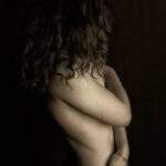 Nud (V)
